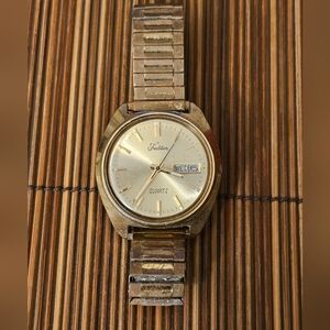 Tradition Quartz Cusion Case Watch (Vintage)